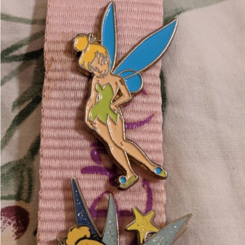 Vintage Disney World pin collection & lanyard - Picture 6 of 13